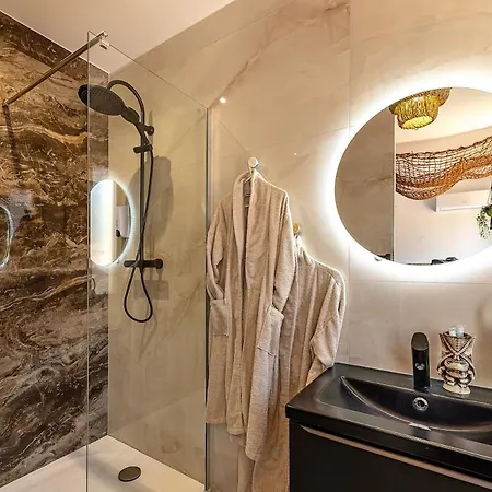 Bali Romantique Tantra Jaccuzi * Περπινιάν