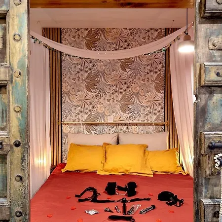 Bali Romantique Tantra Jaccuzi 公寓 *